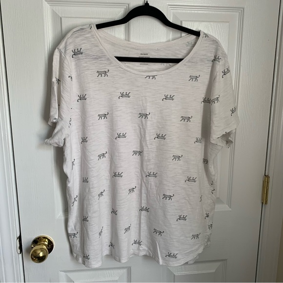 Old Navy XXL white crew neck t shirt with tigers - Picture 1 of 4
